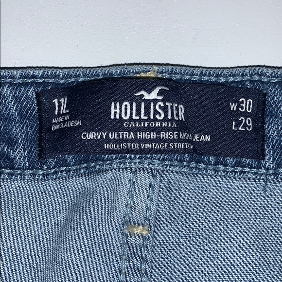 Curvy Ultra High-Rise Mom Jean - Picture 4 of 4